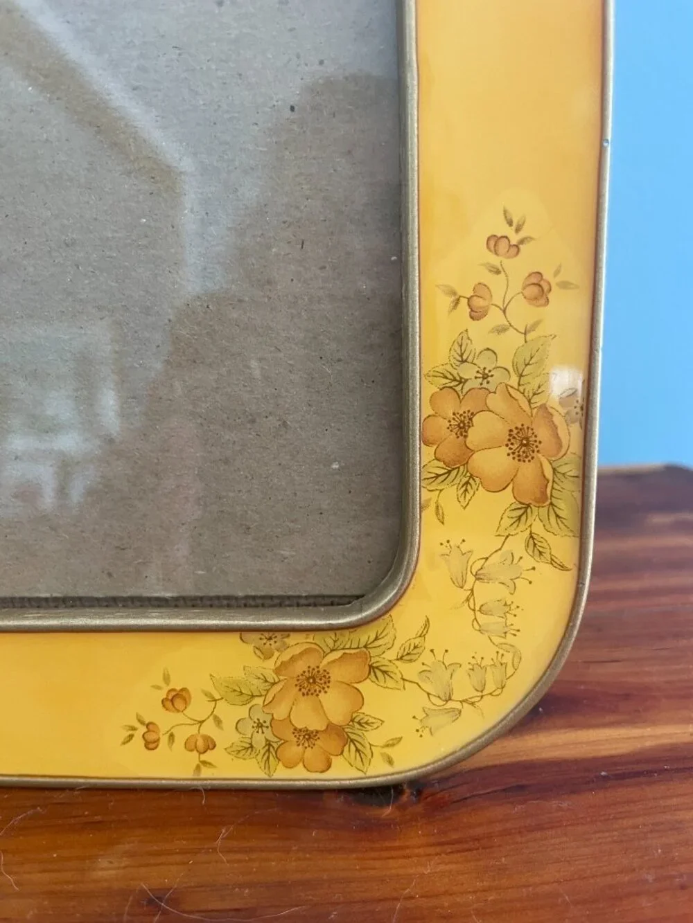 Vintage Bucklers Fifth Avenue Enamel Picture Frame Floral Background 6.5